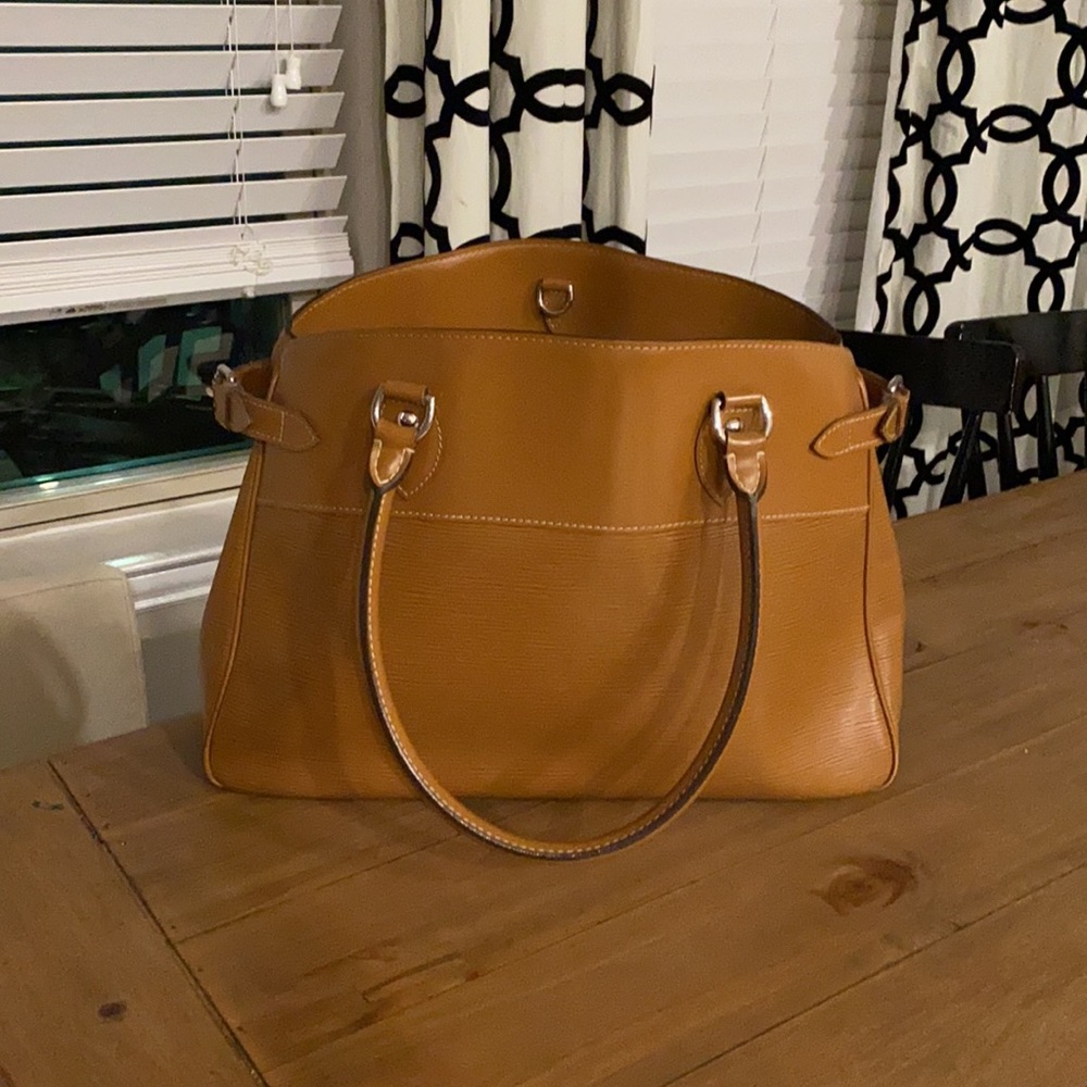 Louis Vuitton Passy Epi Leather - Picture 2 of 14